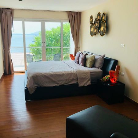 D-Lux 4 Bed Beachfront Apartment With Sea View Cape Panwa Exterior photo