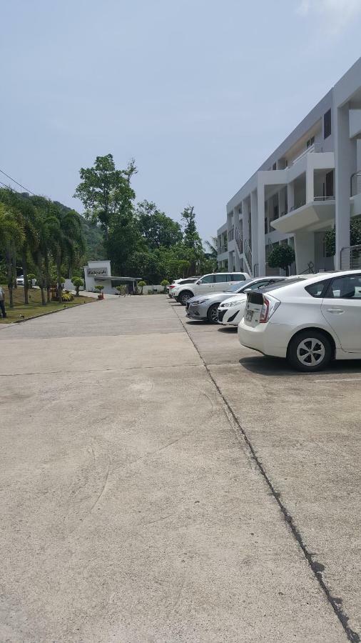 D-Lux 4 Bed Beachfront Apartment With Sea View Cape Panwa Exterior photo
